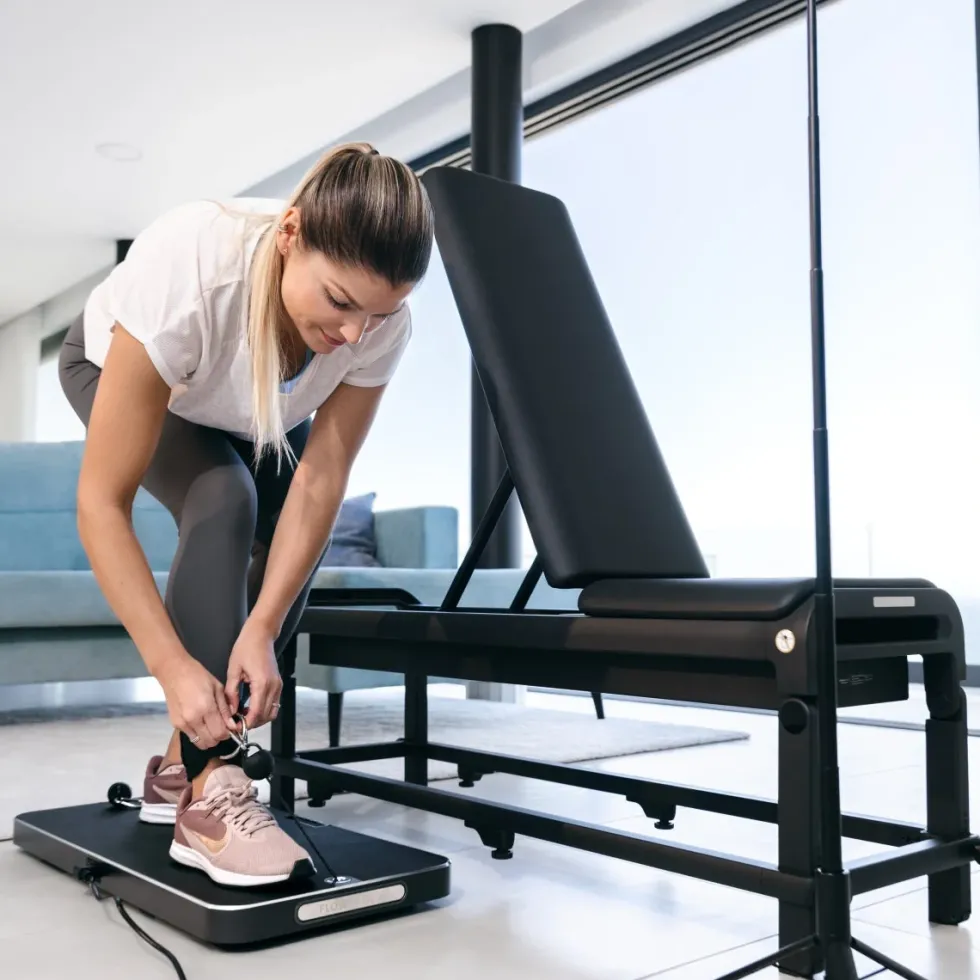 Flow Fitness DSG100i met Perform Fitnessbank - Smart Home Gym - Krachtstation