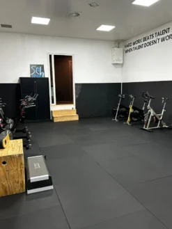 Flow Fitness Rubberen Tegel met Waterdichte SBR-laag - 100 x 100 cm Set