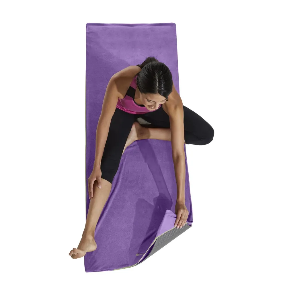 Gaiam Stay Put Yoga Handdoek - Purple