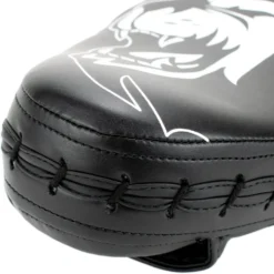 Super Pro Combat Gear Curved PU Handpads - Zwart / Wit